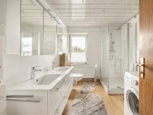 Wohnung 1. OG Badezimmer EIN HAUS, DREI WOHNUNGEN, VIELE PERSPEKTIVEN - ZENTRUMSNAH IN LICH