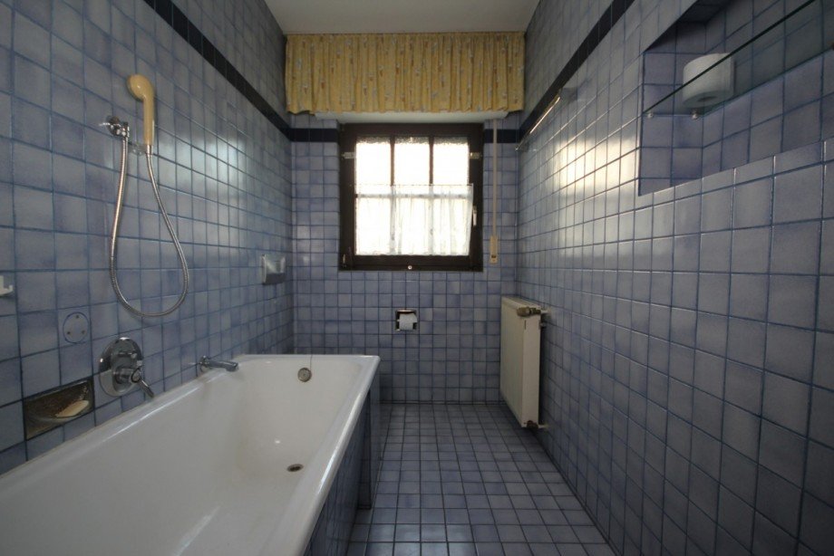 Tagesbelichtetes Wannenbad Einfamilienhaus Swisttal