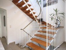 EG Treppe in Diele Einfamilienhaus in ruhiger Lage von Gummersbach-Windhagen - ca. 161 m� Wohnfl�che - mit Kamin