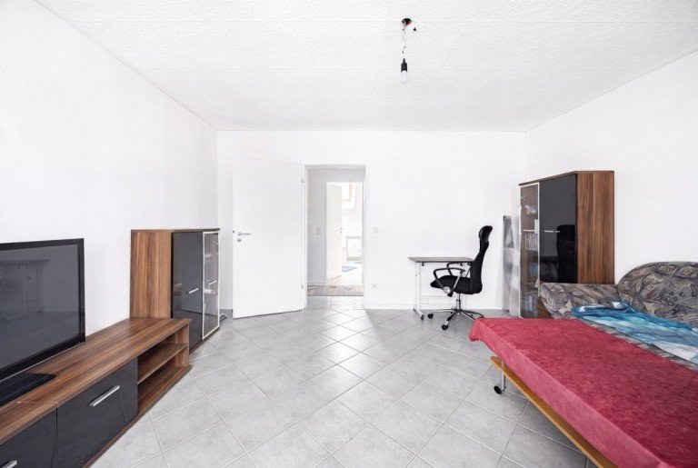 Hauptbild: *** Vermietete 3-Zimmer-Dachgeschosswohnung in Beuern mit aktuell 7% Bruttomietrendite ***