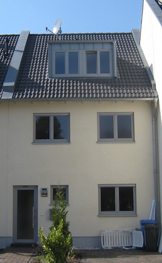 Vorderansicht Reihenmittelhaus Frechen