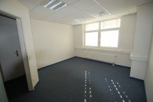 Kleinerer B�roraum_B2 B�ro mit 3 R�umen, ca. 71 m�, in H�rth-Efferen - frei zum 31.03.2026, eventl. auch fr�her m�glich