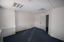 kleinerer B�roraum_B1 B�ro mit 3 R�umen, ca. 71 m�, in H�rth-Efferen - frei zum 31.03.2026, eventl. auch fr�her m�glich