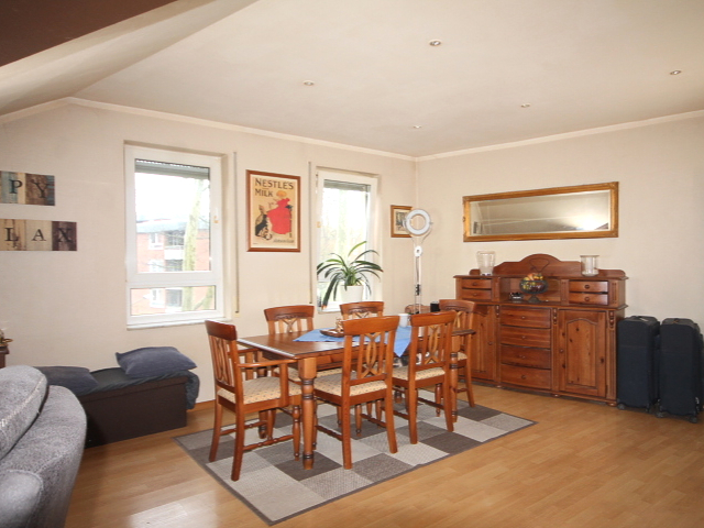Wohn-/Esszimmer Bild 1 Dachgeschosswohnung K�ln