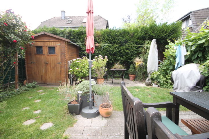 Blick in den kleinen Garten Etagenwohnung Frechen