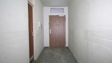 Flur 2-Zimmer-Wohnung - 81 m� - f�r Eigennutzer und Kapitalanleger - gr. Balkon - RENOVIERUNGSBED�RFTIG