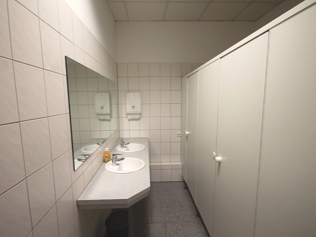 Damentoiletten Bild 2 Ladenlokal K�ln