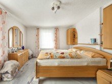 Wohnung 1. OG Schlafzimmer EIN HAUS, DREI WOHNUNGEN, VIELE PERSPEKTIVEN - ZENTRUMSNAH IN LICH
