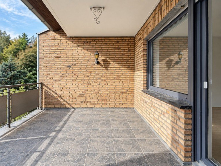 Balkon Dormagen Etagenwohnung ERSTVERMIETUNG NACH KOMPLETTRENOVIERUNG UND MODERNISIERUNG: 3 ZIMMER, 94 m� & SONNIGER S�DBALKON