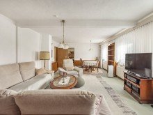Wohnung 1. OG Wohnzimmer EIN HAUS, DREI WOHNUNGEN, VIELE PERSPEKTIVEN - ZENTRUMSNAH IN LICH
