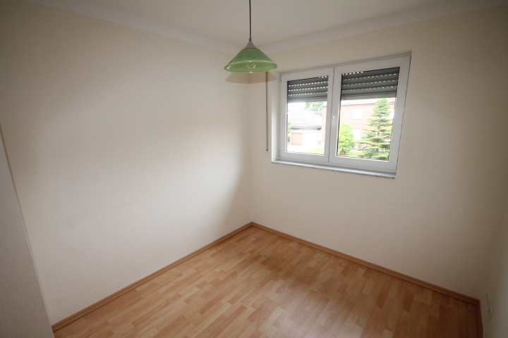 OG Kleines Zimmer Reihenmittelhaus Frechen