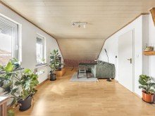 DG-Wohnung Wohnzimmer EIN HAUS, DREI WOHNUNGEN, VIELE PERSPEKTIVEN - ZENTRUMSNAH IN LICH
