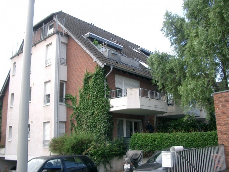 Geb�ude Seiten- und R�ckansicht Etagenwohnung Frechen