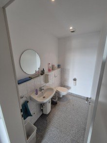 Toilette.jpg B�ro mit 3 R�umen, ca. 71 m�, in H�rth-Efferen - frei zum 31.03.2026, eventl. auch fr�her m�glich