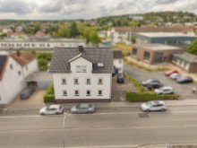 Luftbild Stra�enfront EIN HAUS, DREI WOHNUNGEN, VIELE PERSPEKTIVEN - ZENTRUMSNAH IN LICH