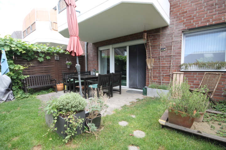 Blick auf Terrasse Frechen Etagenwohnung Sommersonderbonus: Fruuf der eigenen Terrasse + 3 Zimmerwohnung mit 93 m� Wohnfl�che