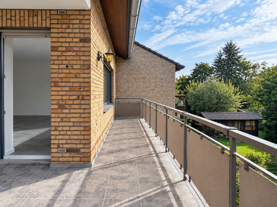 Balkon Bild 2 bearbeitet Etagenwohnung Dormagen