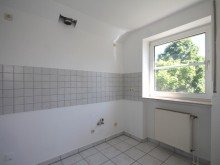 Blick in K�che ***Ihr erster Schritt zum Eigentum - RENOVIERTE 2-Zimmer-Whg. - ca. 45 m� - Sonnenbalkon***