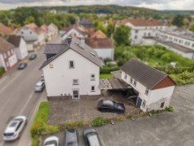 Luftbild Eingangsseite EIN HAUS, DREI WOHNUNGEN, VIELE PERSPEKTIVEN - ZENTRUMSNAH IN LICH